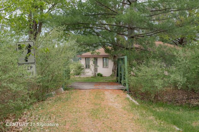 5242 Ostlund Drive, Hope, MI 48628