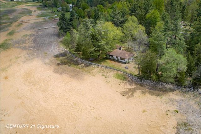 5242 Ostlund Drive, Hope, MI 48628
