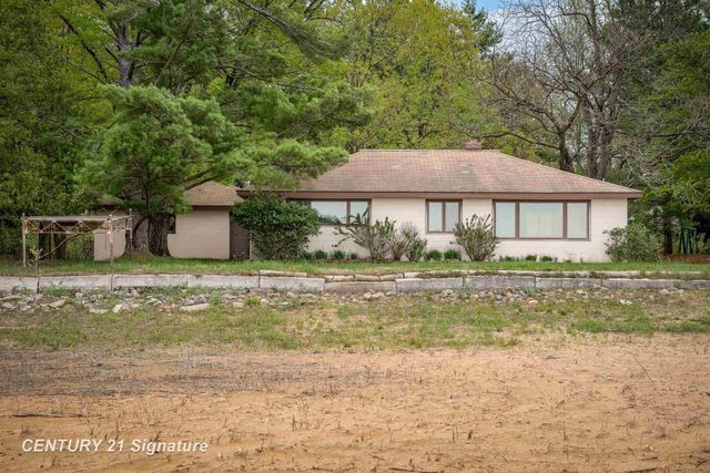 5242 Ostlund Drive, Hope, MI 48628