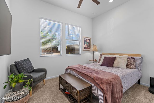6690 W Winding Knoll Place, Marana, AZ 85658