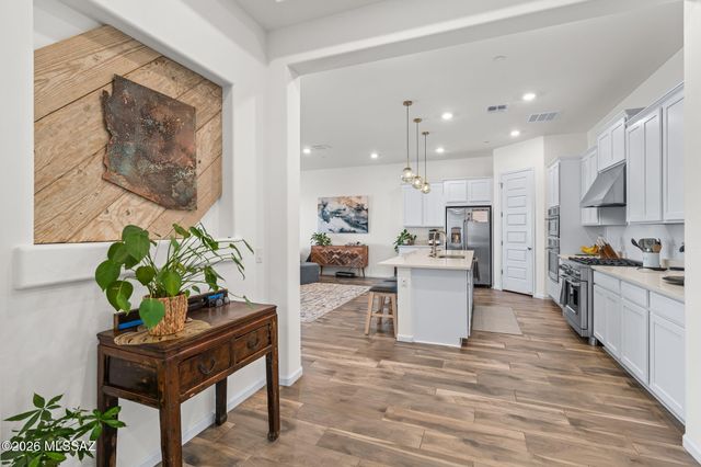 6690 W Winding Knoll Place, Marana, AZ 85658