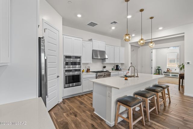 6690 W Winding Knoll Place, Marana, AZ 85658
