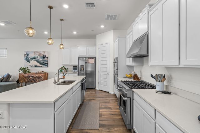 6690 W Winding Knoll Place, Marana, AZ 85658
