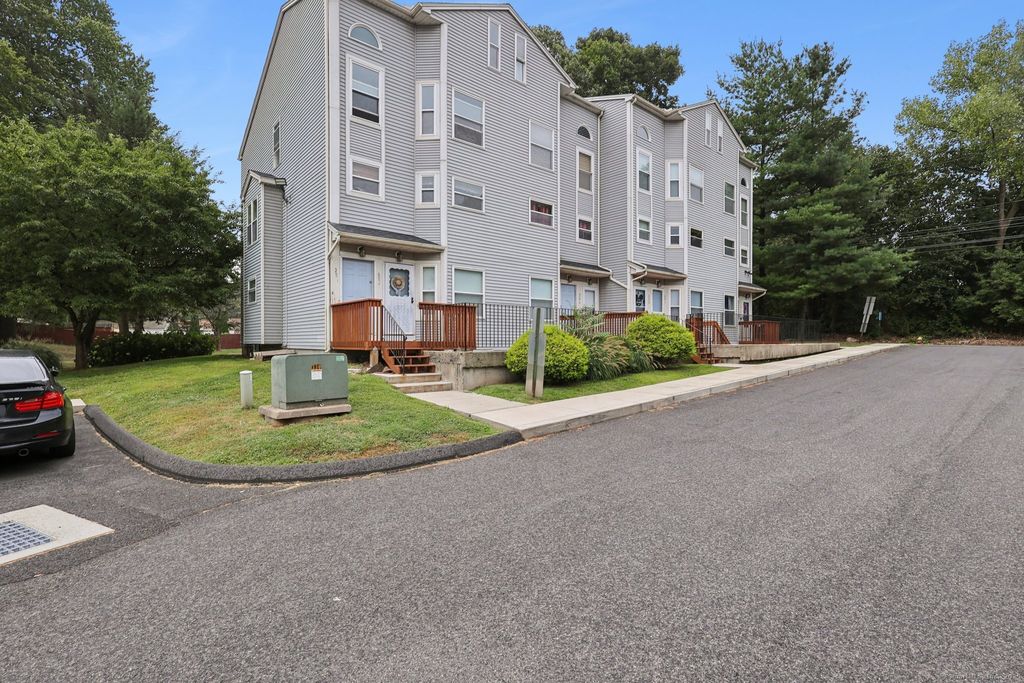1655 North Colony Road 5001, Meriden, CT 06450