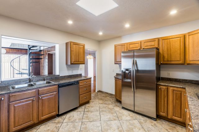 4160 Marble Avenue NE, Albuquerque, NM 87110