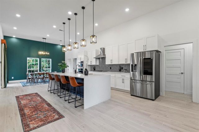 4013 Legend Trail, Granbury, TX 76049