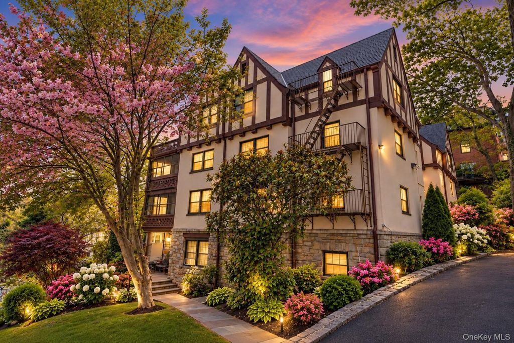 64 kensington Road 3B, Bronxville, NY 10708