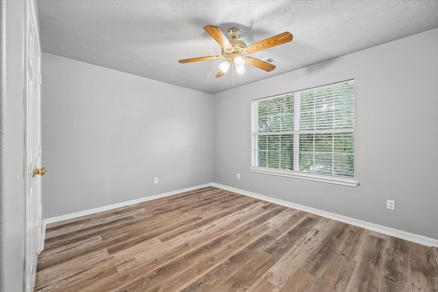 6615 Grant Drive, Magnolia, TX 77354
