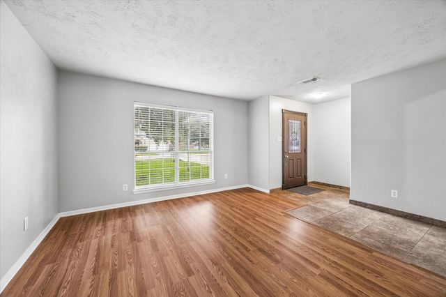 6615 Grant Drive, Magnolia, TX 77354