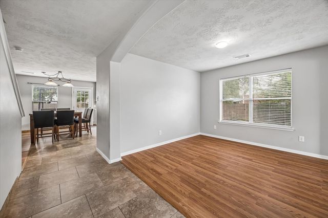 6615 Grant Drive, Magnolia, TX 77354
