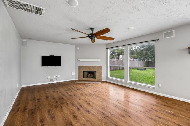 6615 Grant Drive, Magnolia, TX 77354