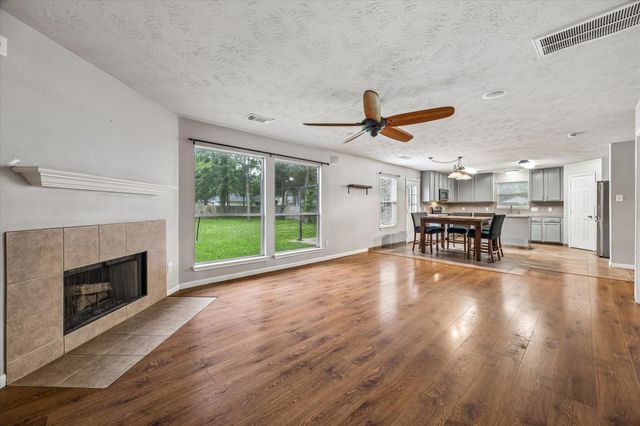 6615 Grant Drive, Magnolia, TX 77354