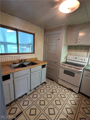 4047 John Street, Atwater, OH 44201