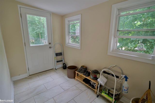 564 Stratford Road, Ferndale, MI 48220