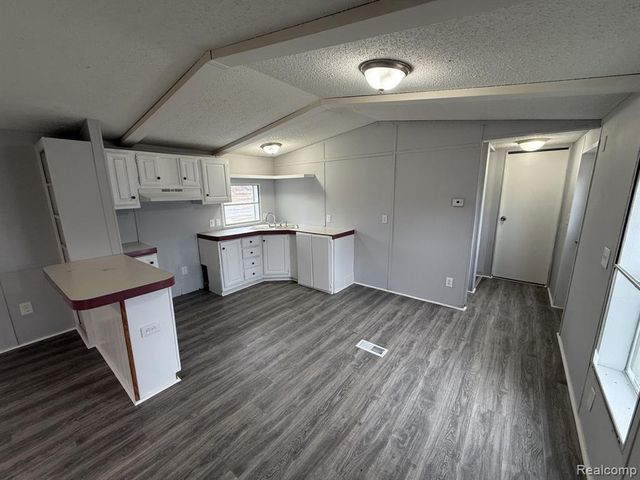 5045 Nadie Drive, Mount Morris, MI 48458