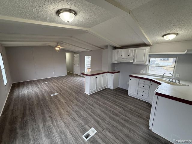 5045 Nadie Drive, Mount Morris, MI 48458