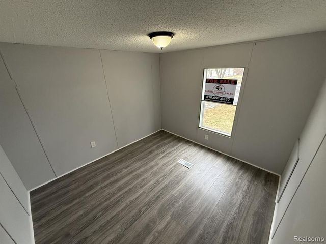 5045 Nadie Drive, Mount Morris, MI 48458