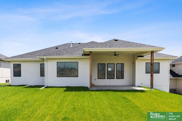 22122 Hampton Drive, Gretna, NE 68028