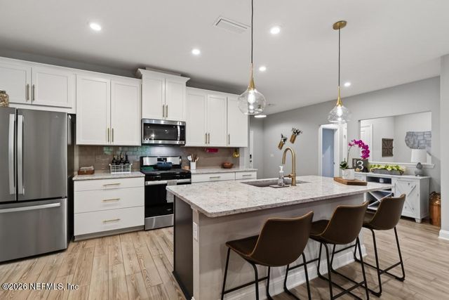 360 MEADOW CREEK Drive, St. Johns, FL 32259