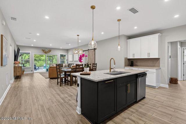 360 MEADOW CREEK Drive, St. Johns, FL 32259