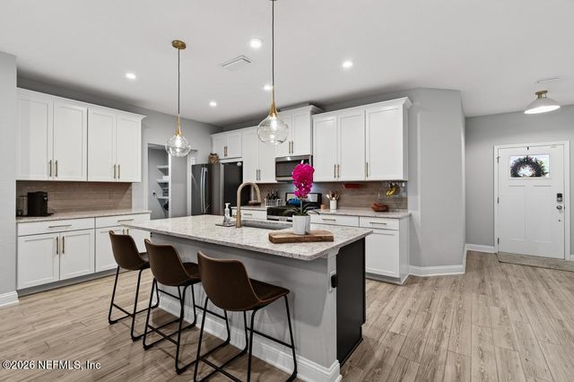 360 MEADOW CREEK Drive, St. Johns, FL 32259