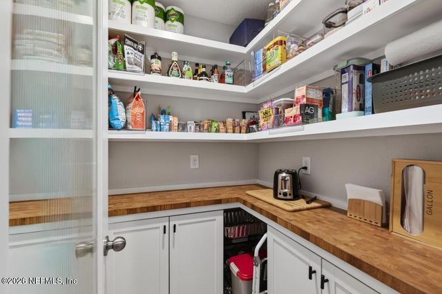 360 MEADOW CREEK Drive, St. Johns, FL 32259