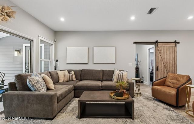 360 MEADOW CREEK Drive, St. Johns, FL 32259