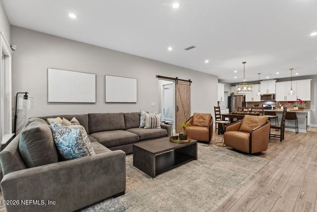 360 MEADOW CREEK Drive, St. Johns, FL 32259