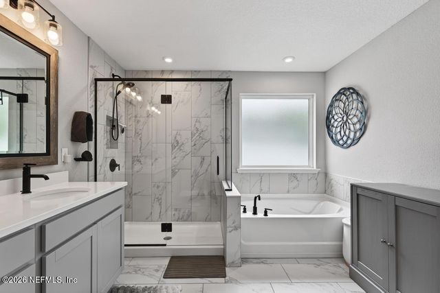 360 MEADOW CREEK Drive, St. Johns, FL 32259