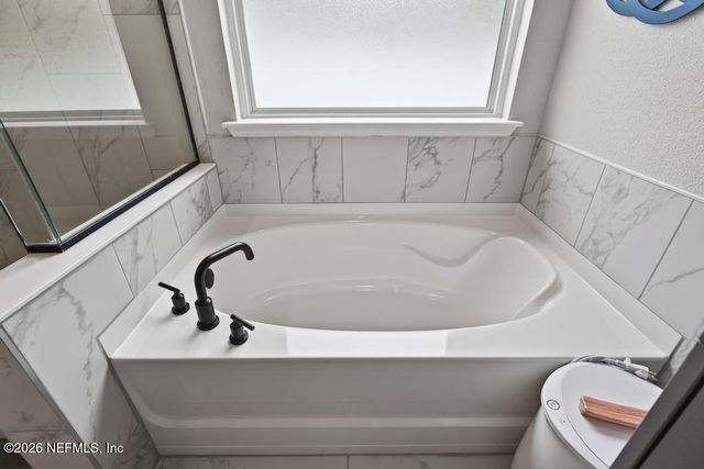 360 MEADOW CREEK Drive, St. Johns, FL 32259