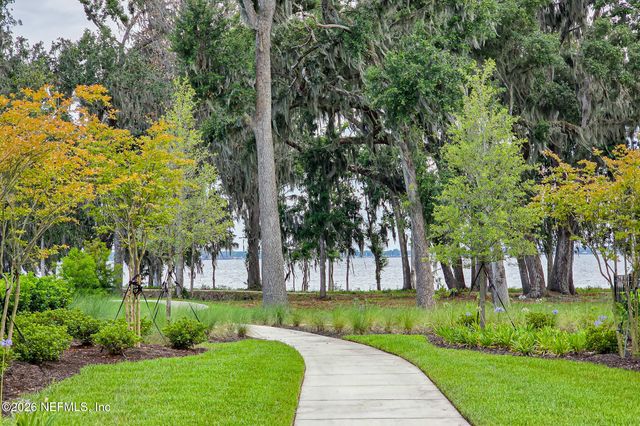 360 MEADOW CREEK Drive, St. Johns, FL 32259