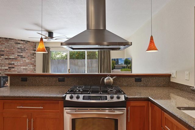 3400 Laguna Ave, Davis, CA 95618