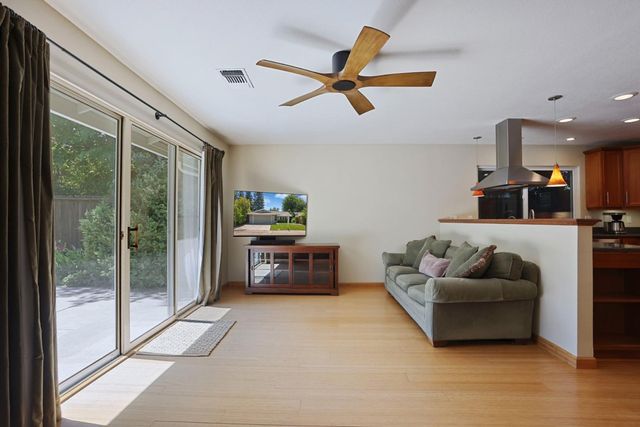 3400 Laguna Ave, Davis, CA 95618