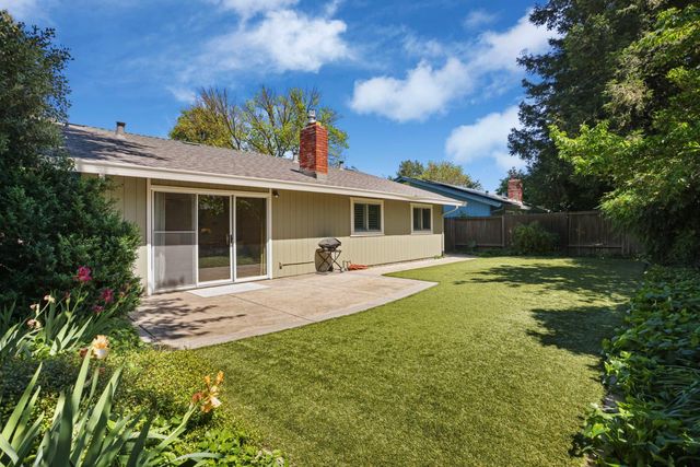 3400 Laguna Ave, Davis, CA 95618