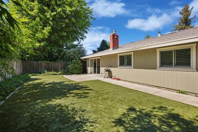 3400 Laguna Ave, Davis, CA 95618
