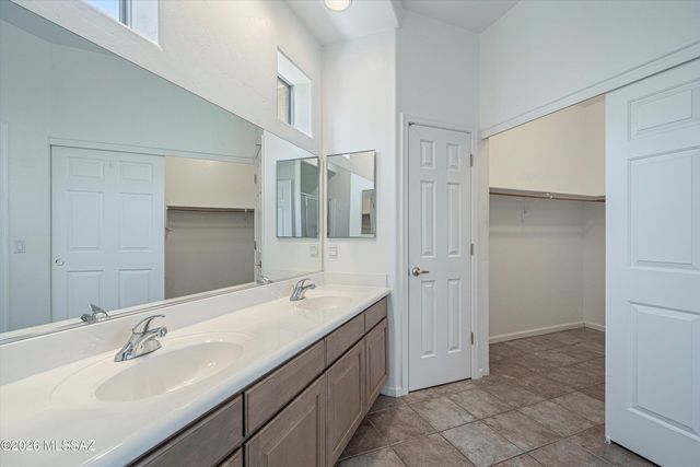 7647 S Galileo Lane, Tucson, AZ 85747