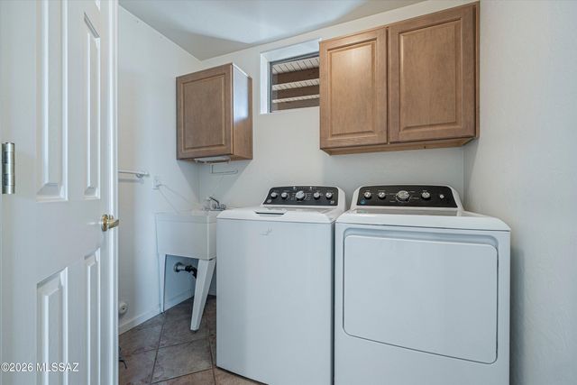 7647 S Galileo Lane, Tucson, AZ 85747