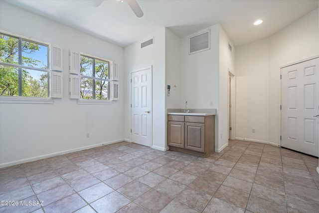 7647 S Galileo Lane, Tucson, AZ 85747