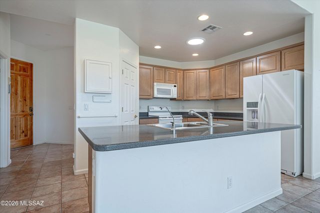 7647 S Galileo Lane, Tucson, AZ 85747