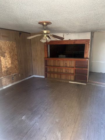 1015 S Pecos, Coleman, TX 76834