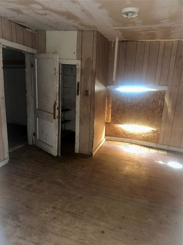 1015 S Pecos, Coleman, TX 76834