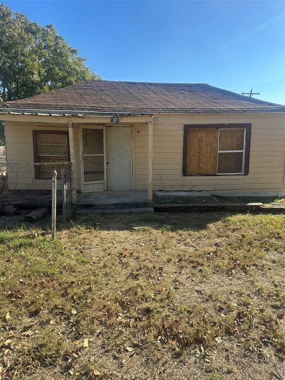1015 S Pecos, Coleman, TX 76834
