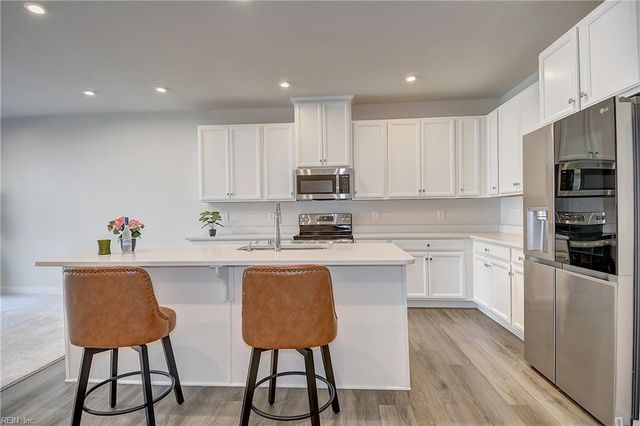 1605 Redwing Arc, Chesapeake, VA 23323