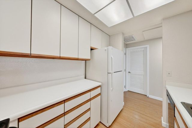 411 Park Avenue 327, San Jose, CA 95110