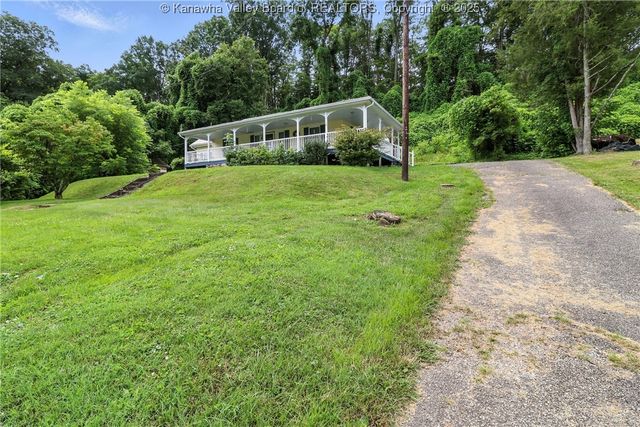 3223 Georges Drive, St Albans, WV 25177