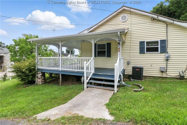 3223 Georges Drive, St Albans, WV 25177