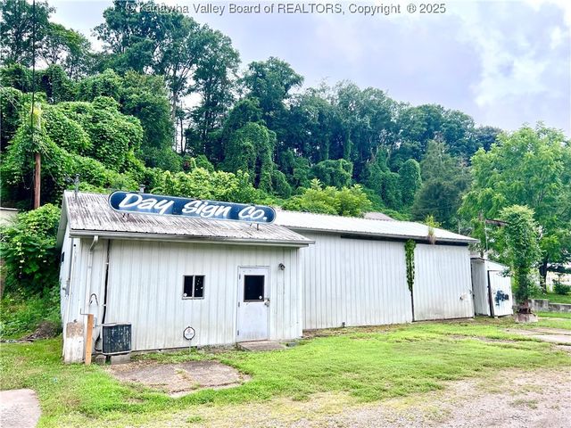 3223 Georges Drive, St Albans, WV 25177