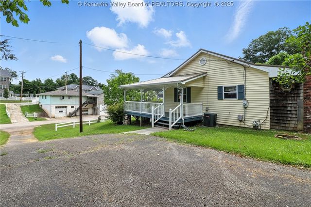3223 Georges Drive, St Albans, WV 25177