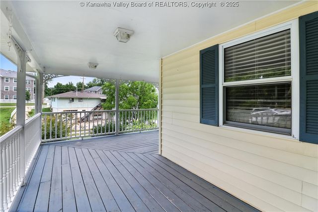 3223 Georges Drive, St Albans, WV 25177