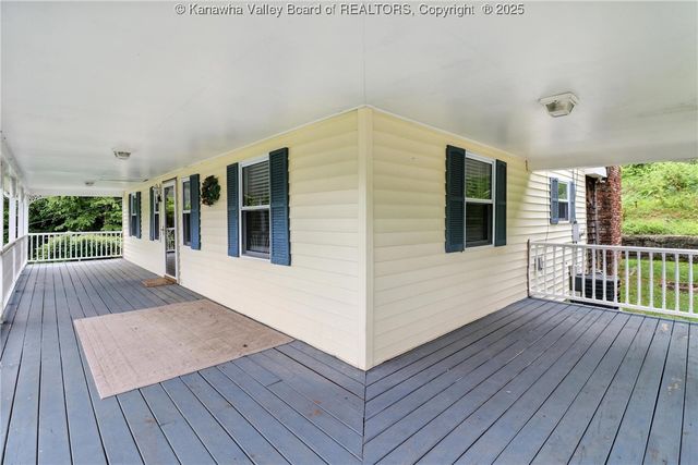 3223 Georges Drive, St Albans, WV 25177